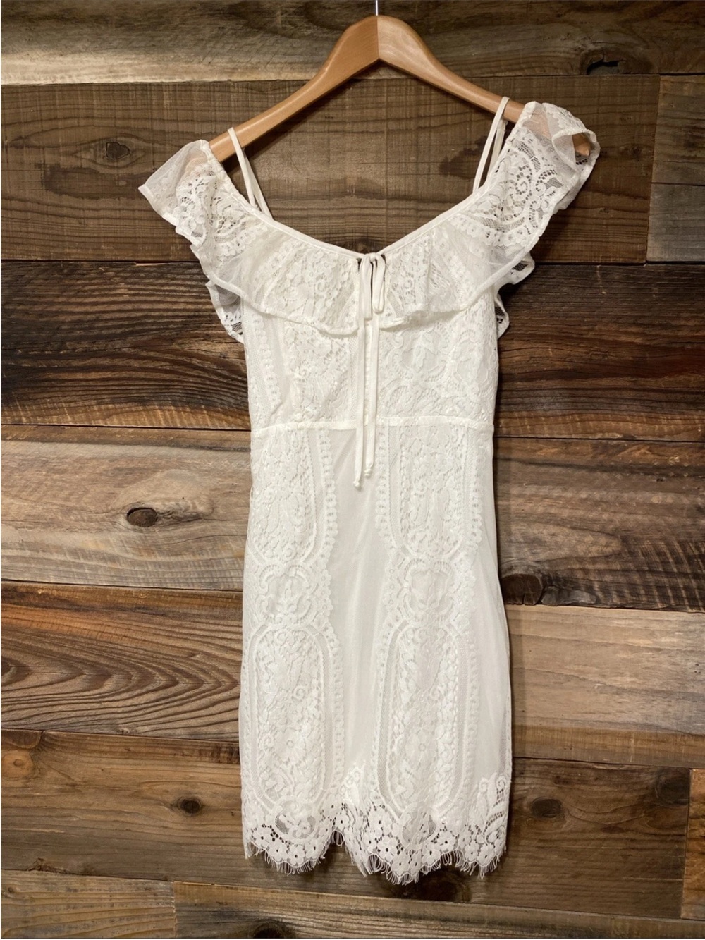 LUSH White lace dress small s graduation fully lined